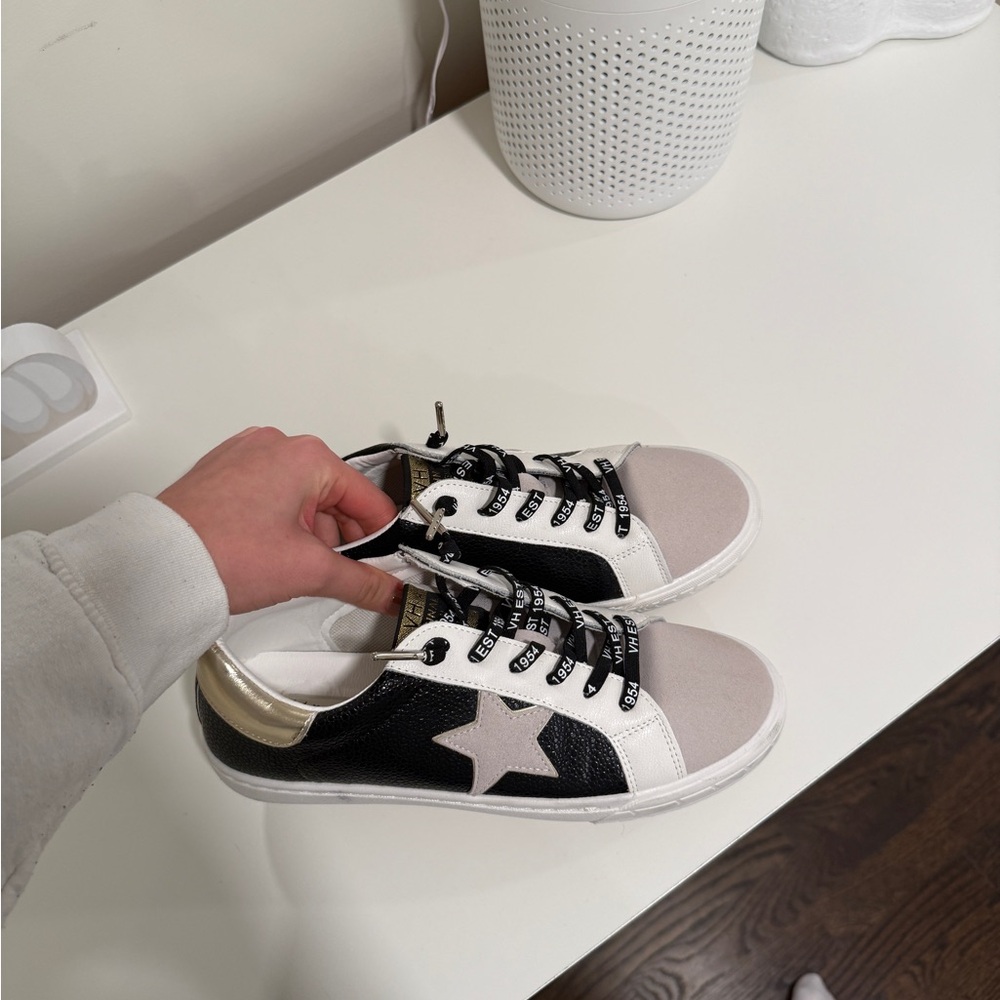 Black and White Star Sneakers with Touch of Gold